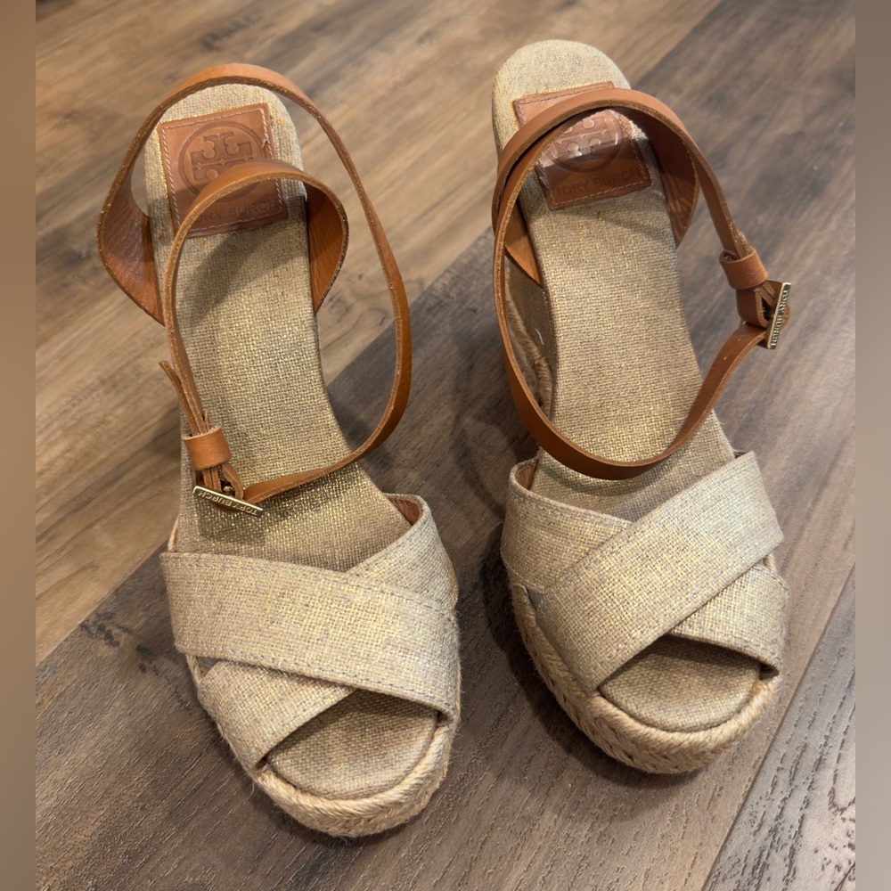 Tory Burch Gold Metallic Linen Wedges Size 9
